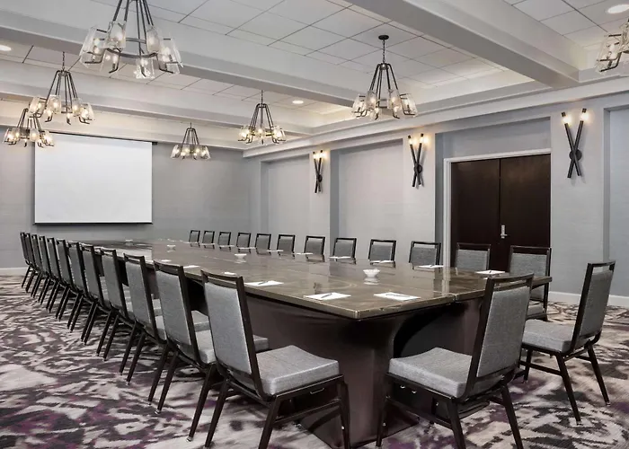 Embassy Suites By Hilton Crystal City National Airport
